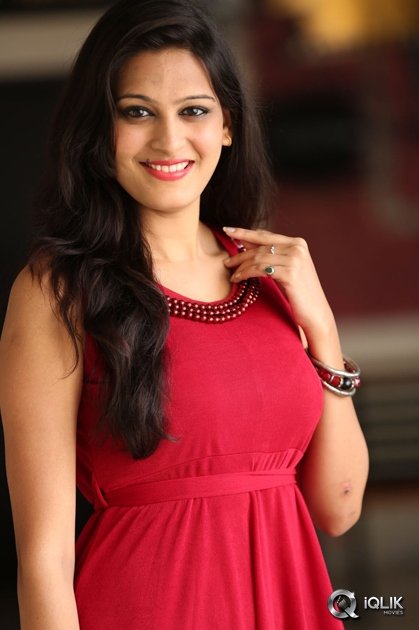 Swetha-Jadhav-at-London-Life-Movie-Press-Meet